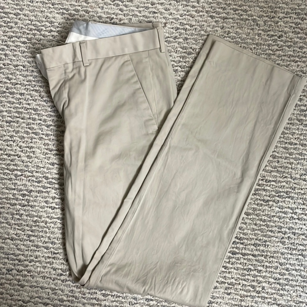 Express photographer khaki dress pants size 31/32